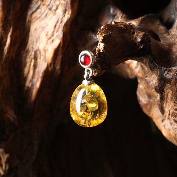 红叶珀银镶耳饰