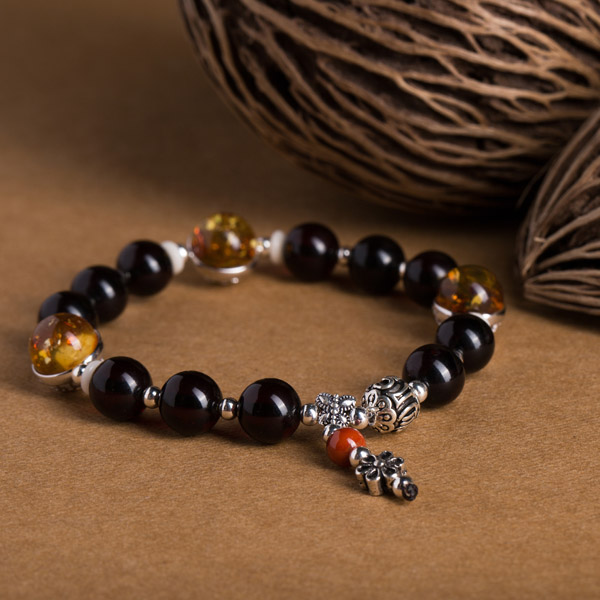 组和珀银镶手链