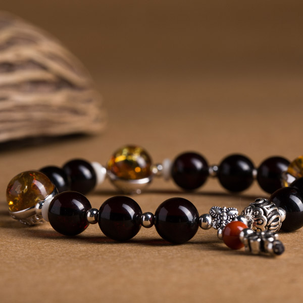 组和珀银镶手链