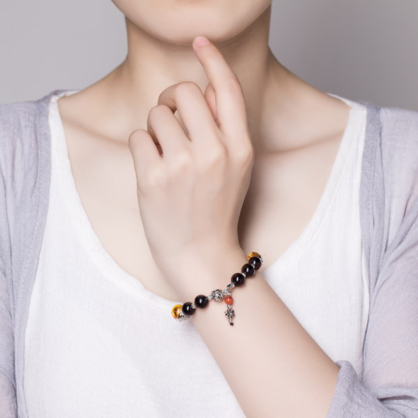 组和珀银镶手链