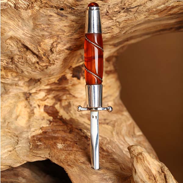 银镶血珀工艺品